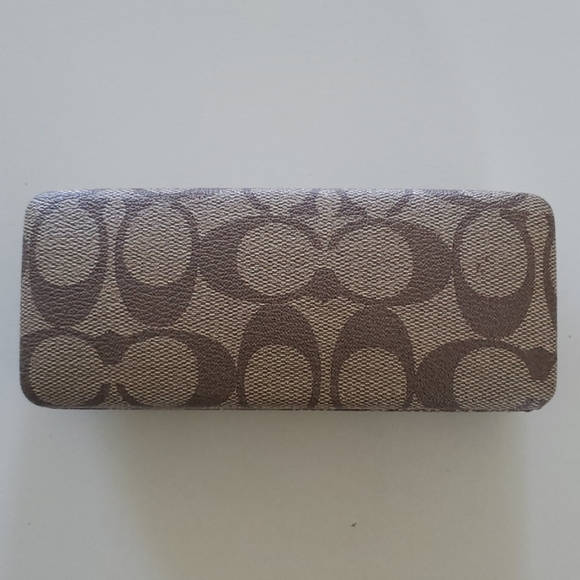 COACH Frameless Sunglasses and Clamshell Case - Picture 3 of 3